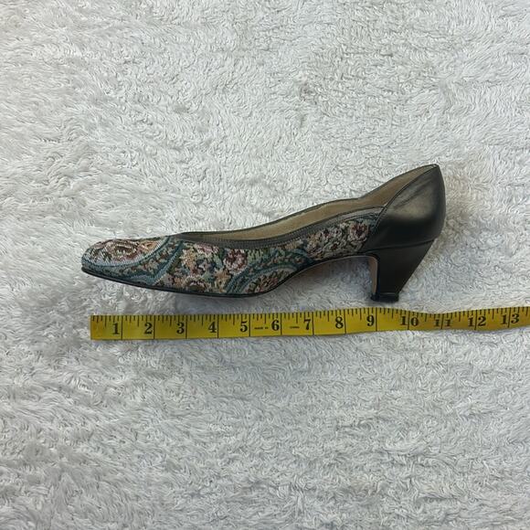 Vintage 80s 90s Johansen carpet tapestry floral pumps, size 10 - Picture 8 of 11